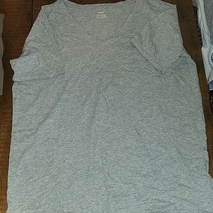 Plain grey t shirt